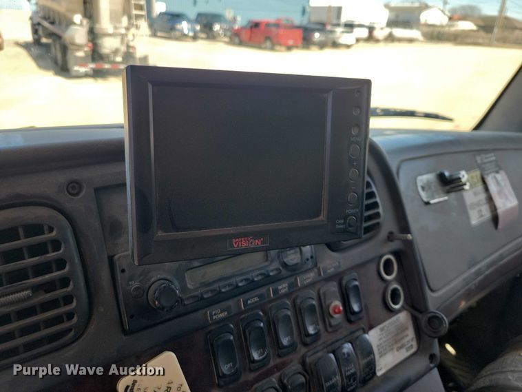 image for item NK9917 2014 Freightliner Business Class M2 refuse truck