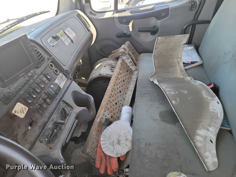image for item NK9917 2014 Freightliner Business Class M2 refuse truck