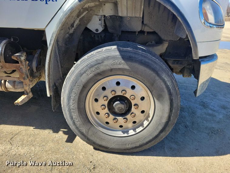 image for item NK9917 2014 Freightliner Business Class M2 refuse truck