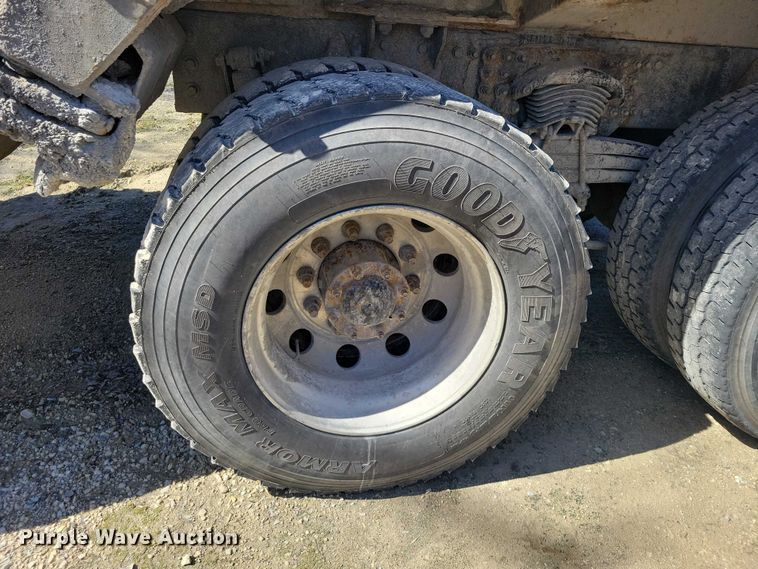 image for item NK9917 2014 Freightliner Business Class M2 refuse truck