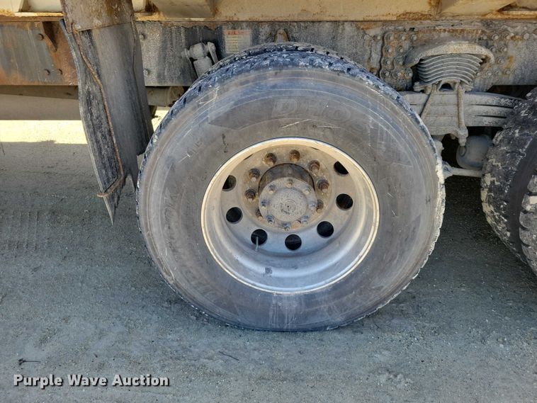 image for item NK9917 2014 Freightliner Business Class M2 refuse truck