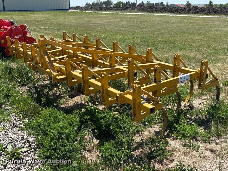 image for item DO5212 Field cultivator