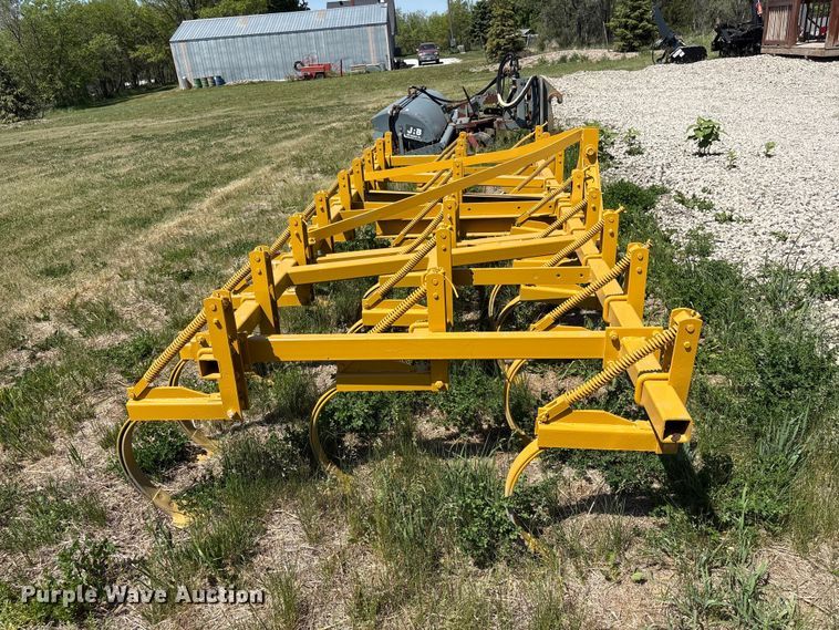 image for item DO5212 Field cultivator
