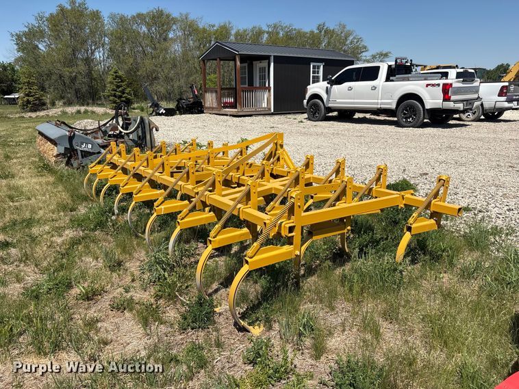 image for item DO5212 Field cultivator