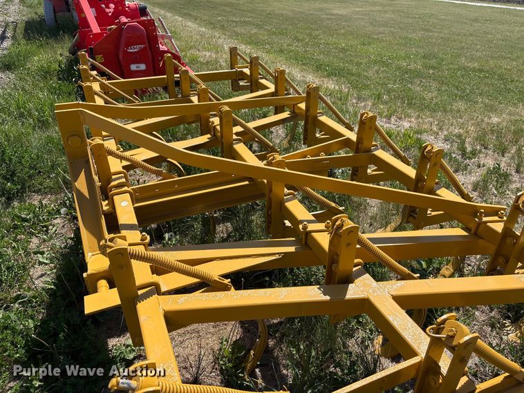 image for item DO5212 Field cultivator