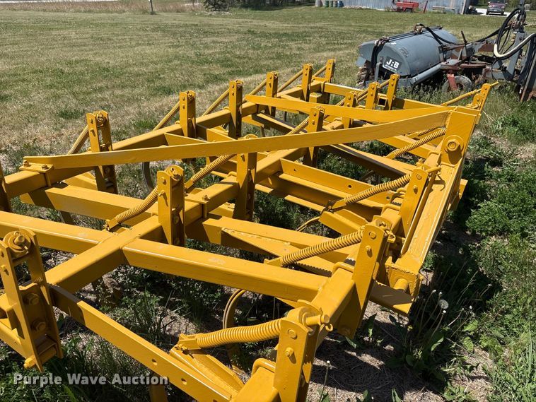 image for item DO5212 Field cultivator