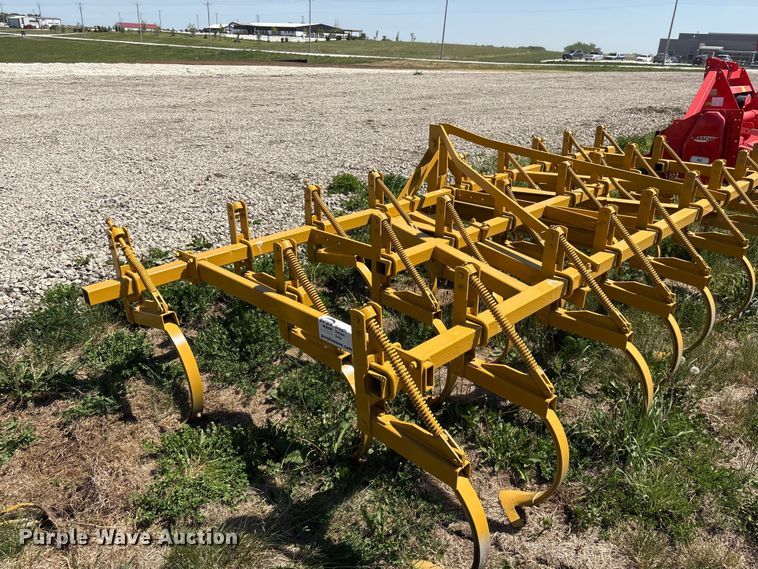 image for item DO5212 Field cultivator