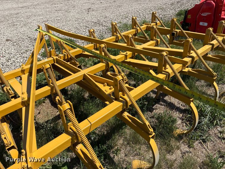 image for item DO5212 Field cultivator