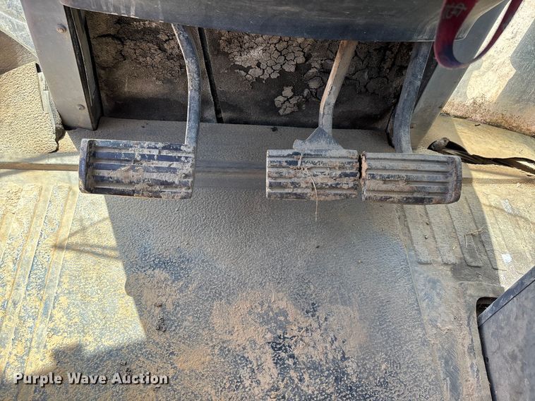 image for item DV4296 Case IH 7140 MFWD tractor