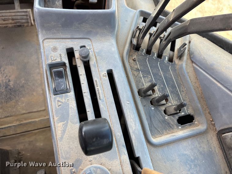 image for item DV4296 Case IH 7140 MFWD tractor