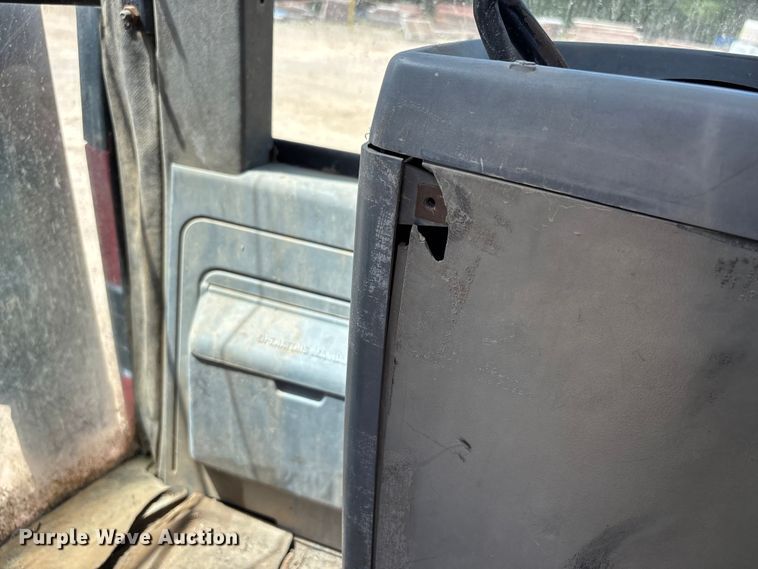 image for item DV4296 Case IH 7140 MFWD tractor