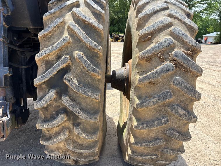 image for item DV4296 Case IH 7140 MFWD tractor
