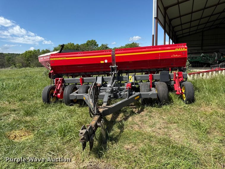 image for item DZ4461 Sunflower 9413 grain drill