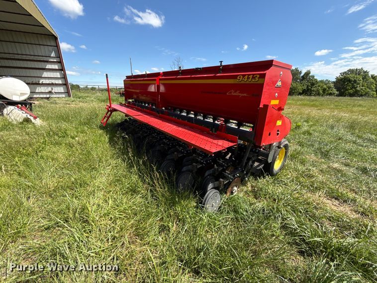 image for item DZ4461 Sunflower 9413 grain drill