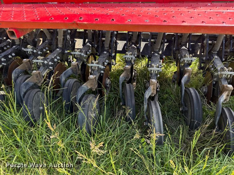 image for item DZ4461 Sunflower 9413 grain drill