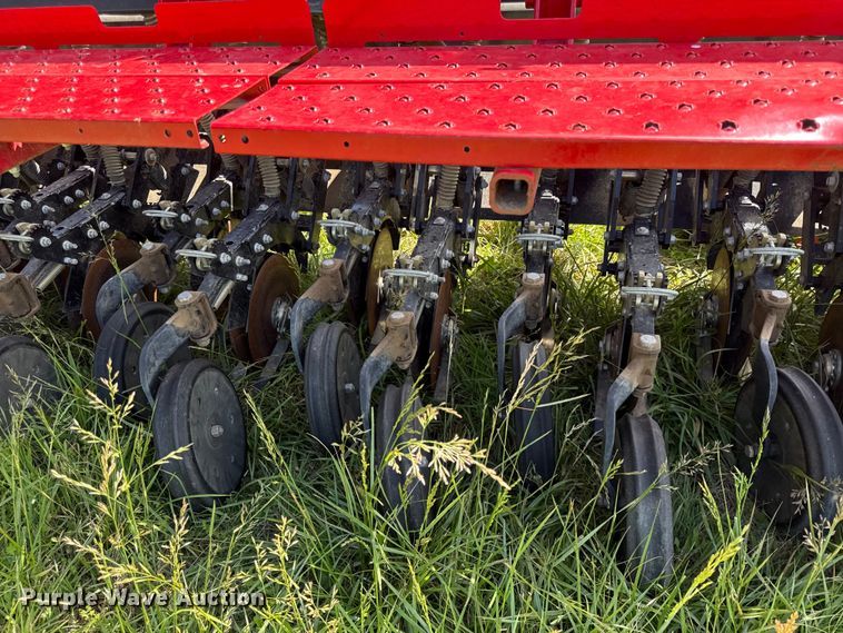 image for item DZ4461 Sunflower 9413 grain drill