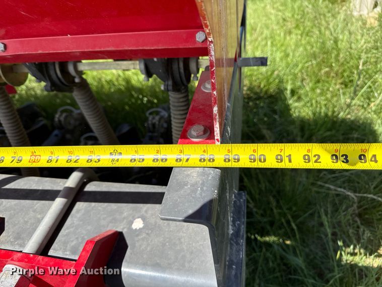 image for item DZ4461 Sunflower 9413 grain drill