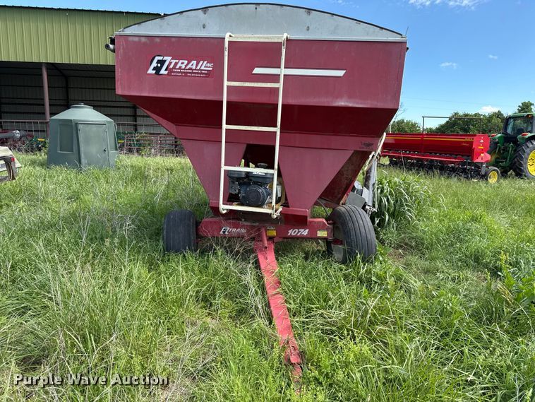 image for item DZ4462 EZ trail 3400 gravity wagon