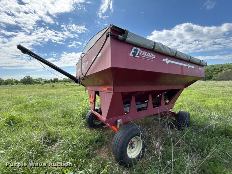 image for item DZ4462 EZ trail 3400 gravity wagon