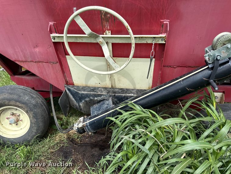 image for item DZ4462 EZ trail 3400 gravity wagon