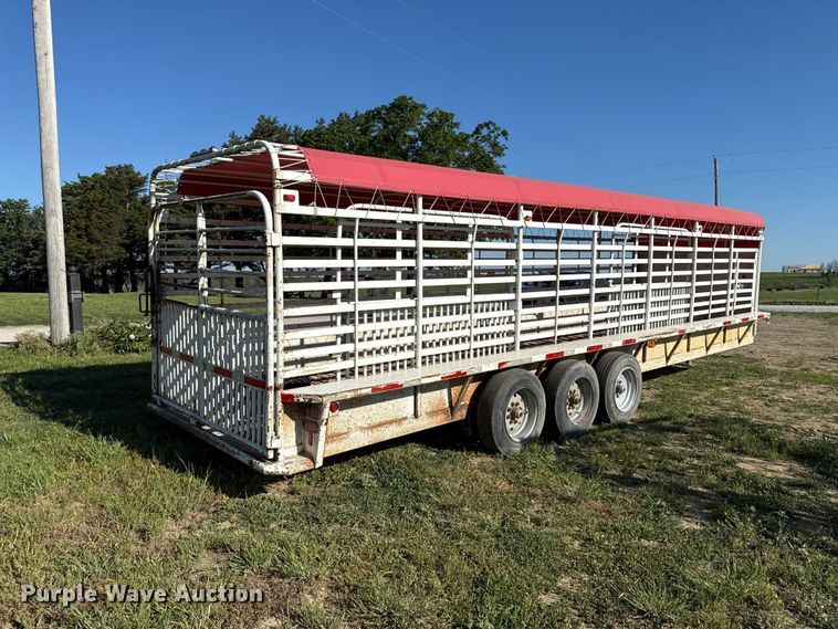 image for item DZ4470 2015 Top Hat BGN28X7-21E-F livestock trailer