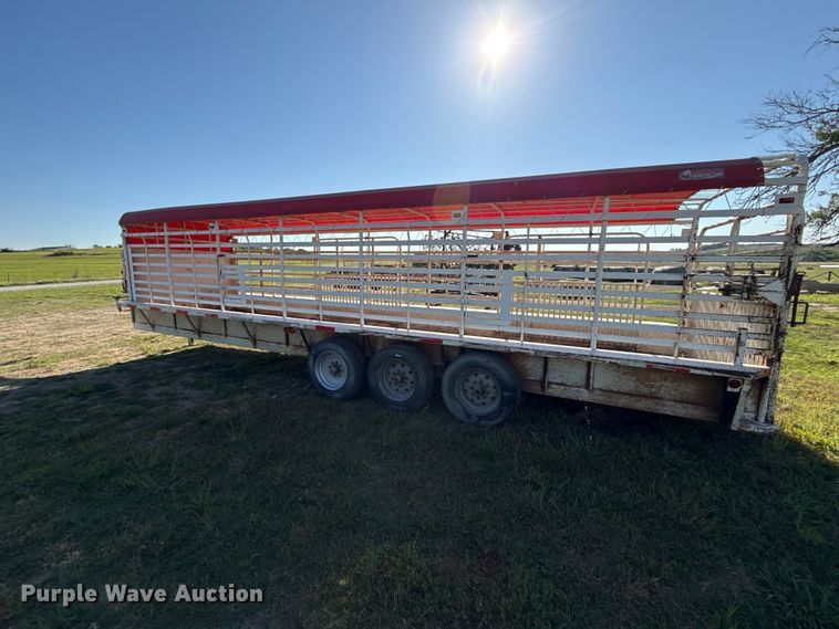 image for item DZ4470 2015 Top Hat BGN28X7-21E-F livestock trailer