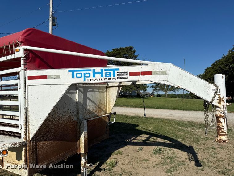 image for item DZ4470 2015 Top Hat BGN28X7-21E-F livestock trailer