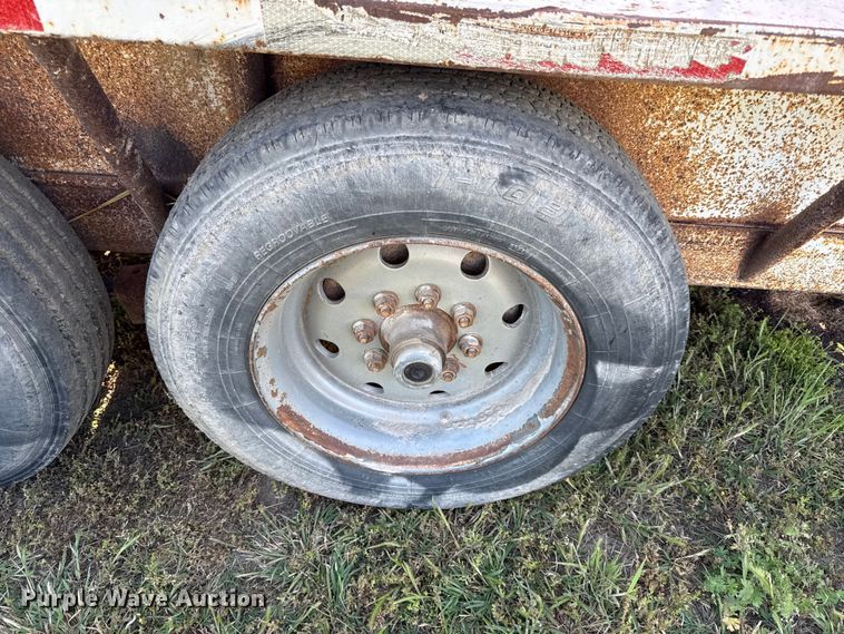 image for item DZ4470 2015 Top Hat BGN28X7-21E-F livestock trailer