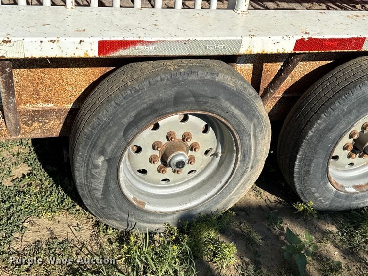 image for item DZ4470 2015 Top Hat BGN28X7-21E-F livestock trailer