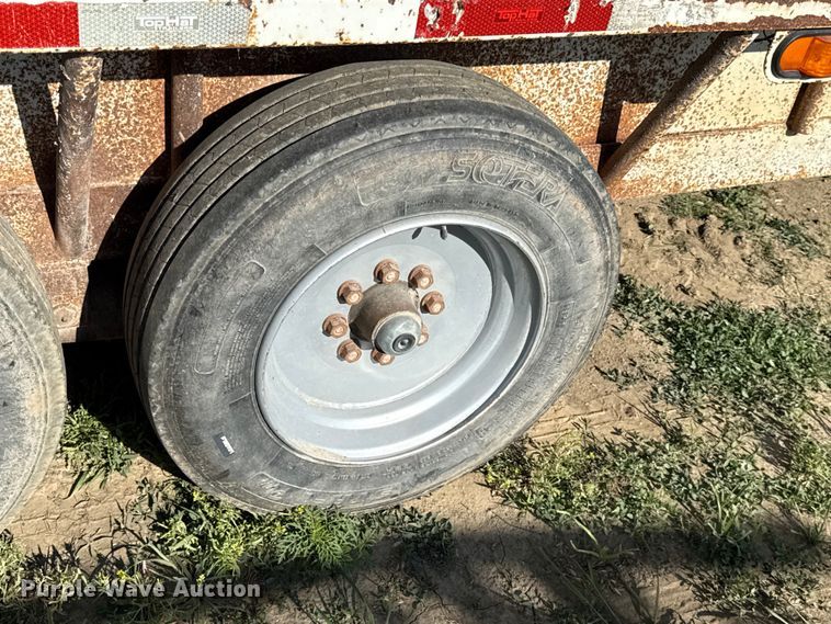 image for item DZ4470 2015 Top Hat BGN28X7-21E-F livestock trailer