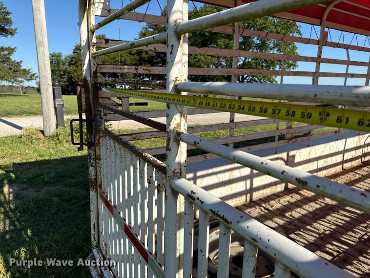 image for item DZ4470 2015 Top Hat BGN28X7-21E-F livestock trailer