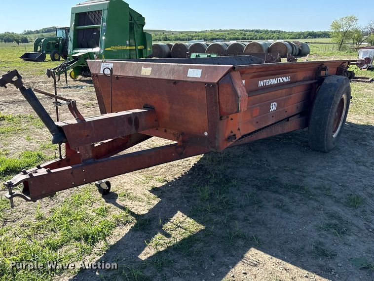 image for item DZ4473 International manure spreader