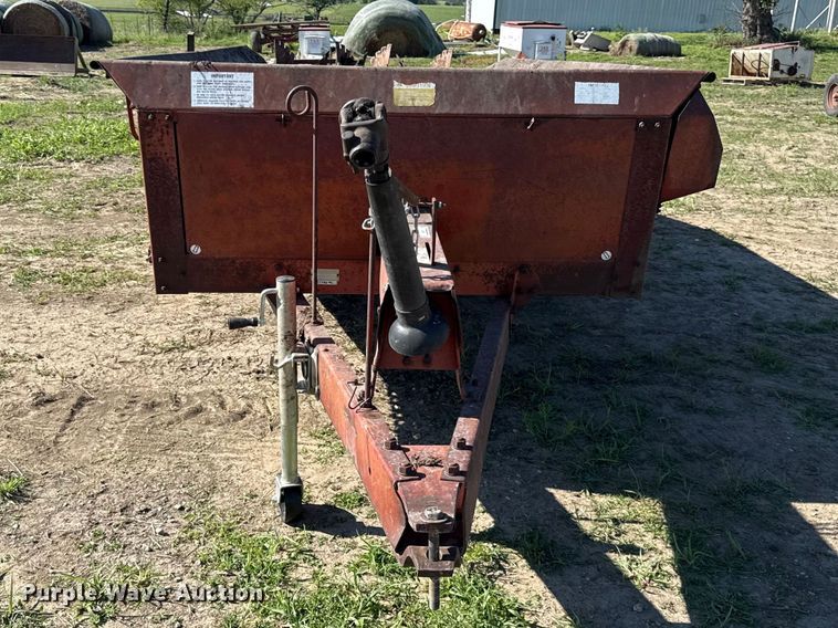 image for item DZ4473 International manure spreader