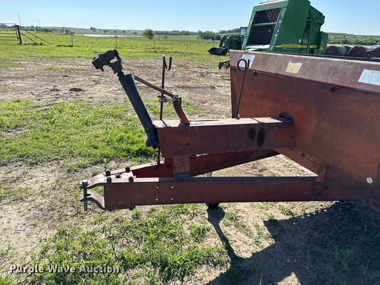 image for item DZ4473 International manure spreader