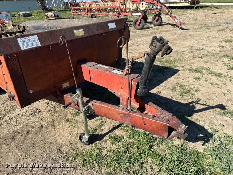 image for item DZ4473 International manure spreader