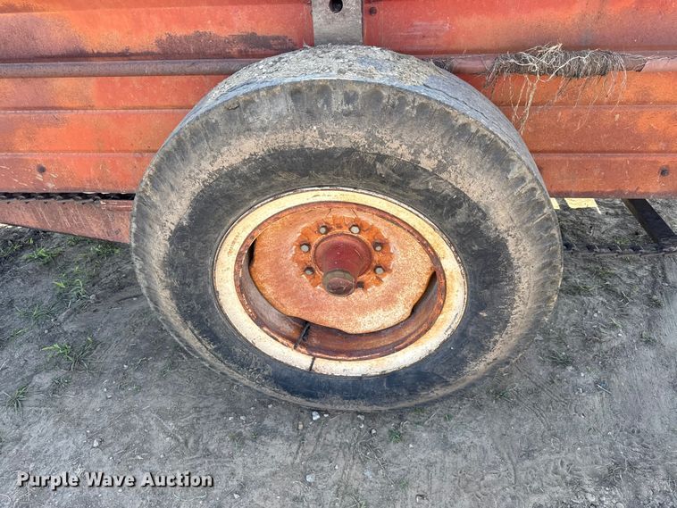 image for item DZ4473 International manure spreader