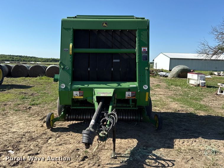 image for item DZ4474 John Deere 567 round baler