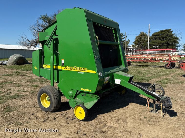 image for item DZ4474 John Deere 567 round baler