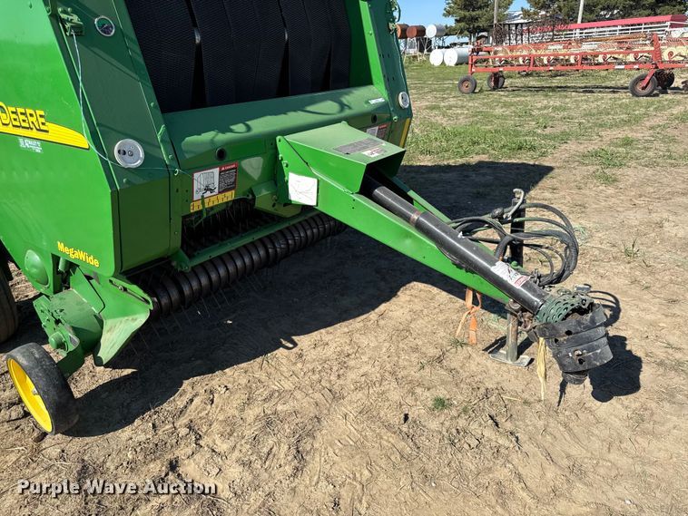 image for item DZ4474 John Deere 567 round baler
