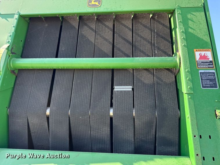 image for item DZ4474 John Deere 567 round baler