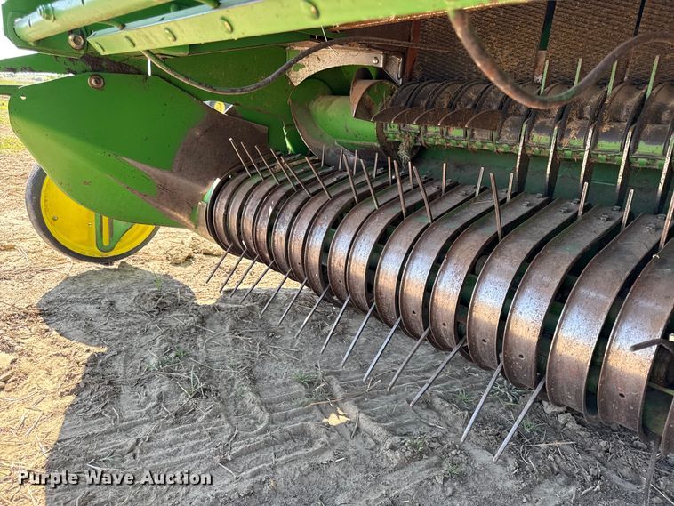 image for item DZ4474 John Deere 567 round baler