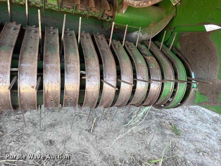 image for item DZ4474 John Deere 567 round baler