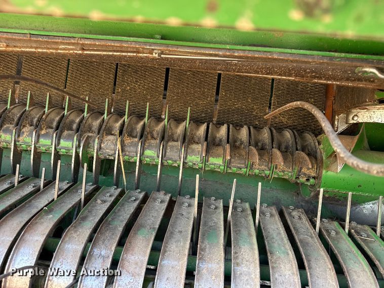 image for item DZ4474 John Deere 567 round baler