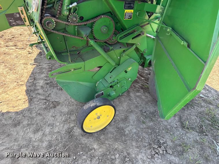 image for item DZ4474 John Deere 567 round baler