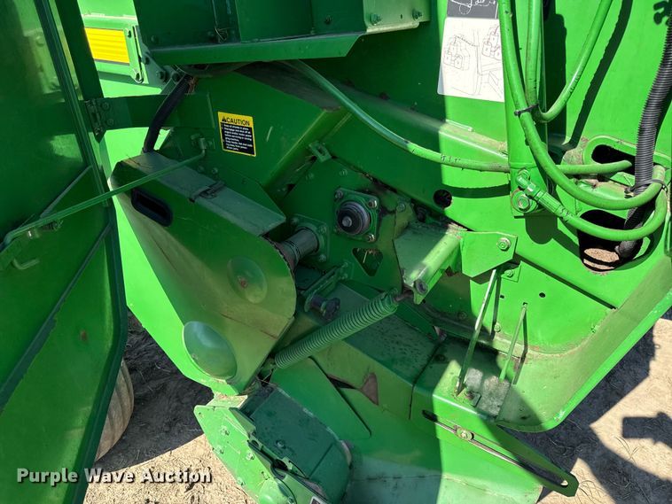 image for item DZ4474 John Deere 567 round baler
