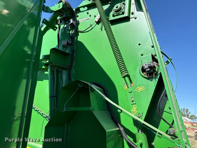 image for item DZ4474 John Deere 567 round baler