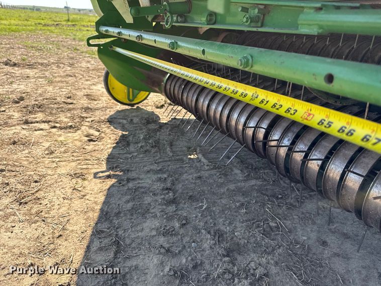image for item DZ4474 John Deere 567 round baler