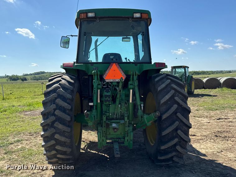 image for item DZ4476 2001 John Deere 7410 tractor