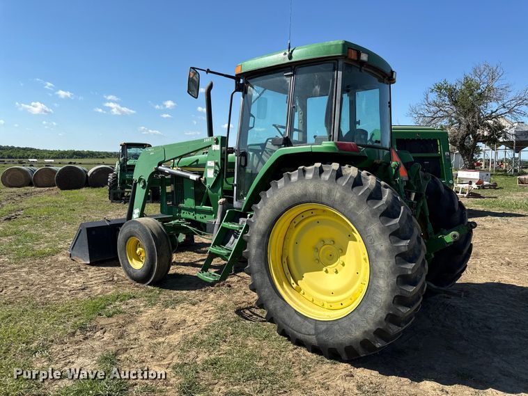 image for item DZ4476 2001 John Deere 7410 tractor