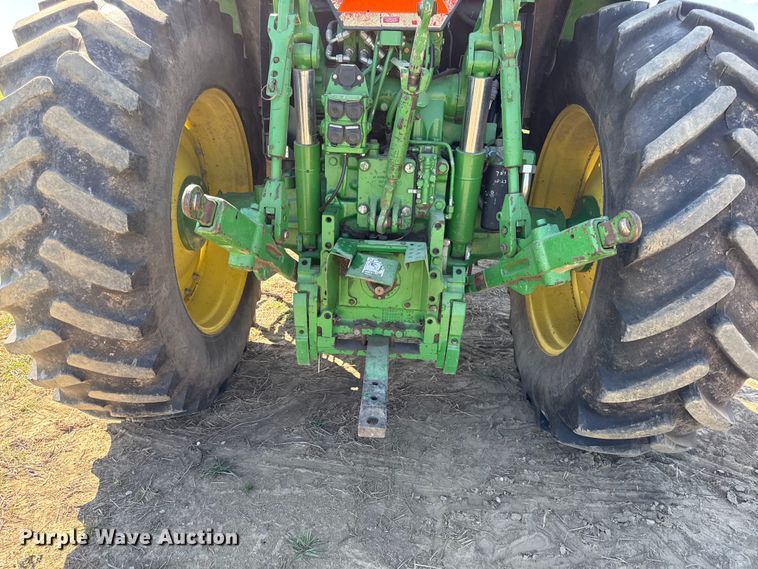 image for item DZ4476 2001 John Deere 7410 tractor